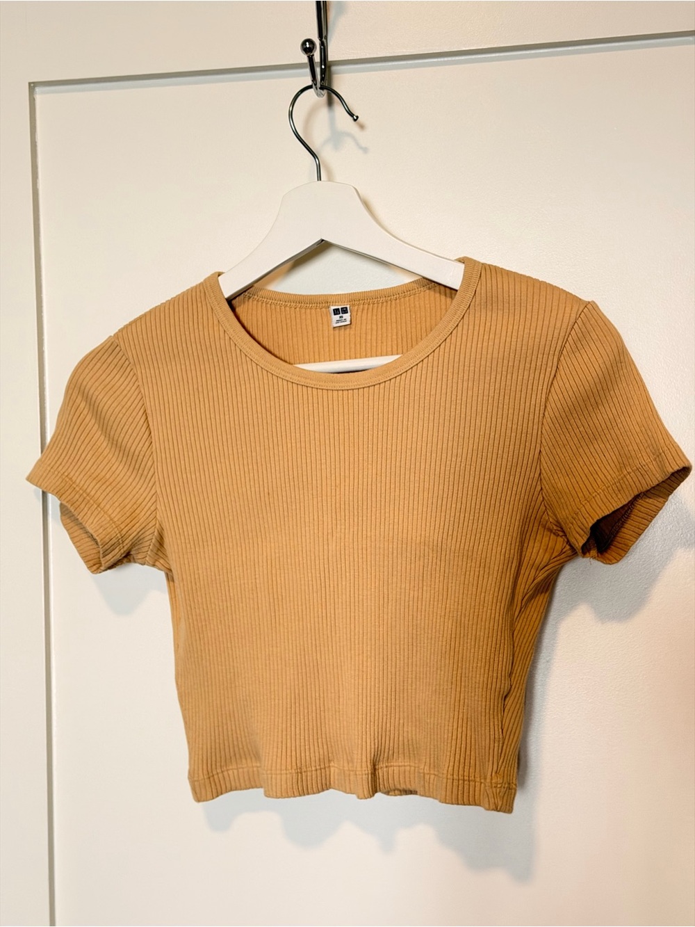 Uniqlo Ribbed Short Sleeve Crop Top - Tan